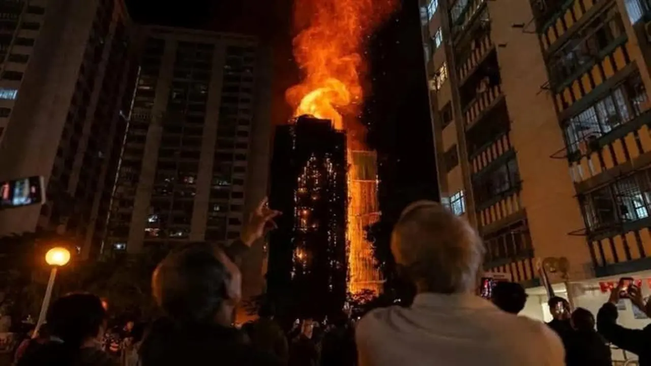 حرائق هونج كونج: اعتقال مشتبه بهم يكشف أسباب الكارثة والمفقودون من كبار السن والضحايا